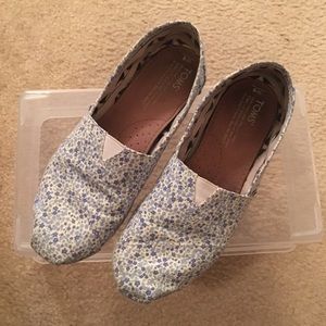 Floral Toms